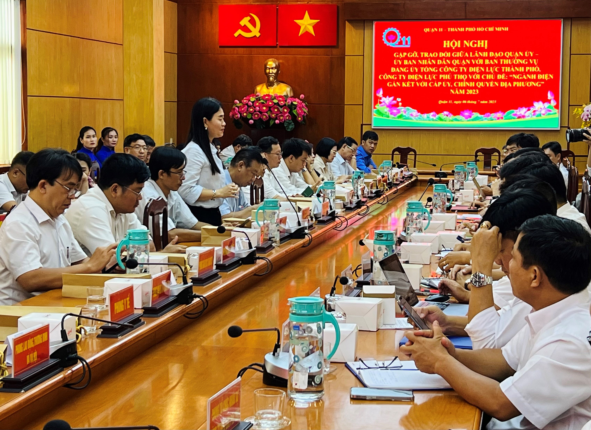 Đồng chí Trần Thị Bích Trâm - Phó Chủ tịch UBND quận 11 phát biểu chỉ đạo tại hội nghị.